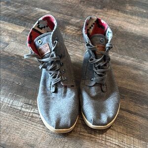 TOMS Gray Wool High-Top Sneakers with Patterned Lining - Size 10.5